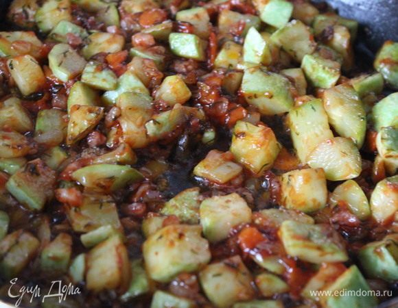 Перемешать, готовить еще пару минут на небольшом огне.