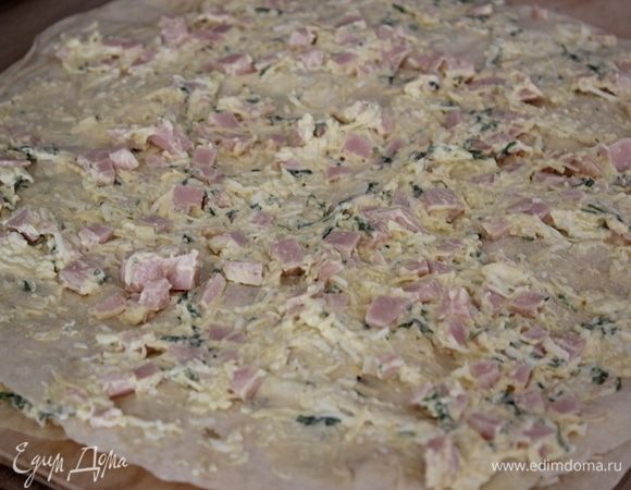 Выложить остальную начинку.