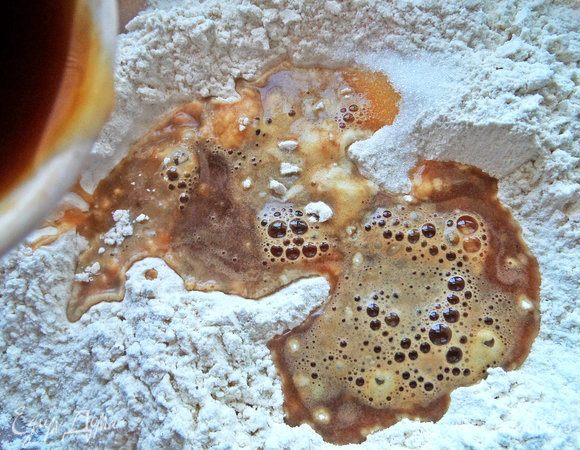 Вылить в тесто без гущи. В оригинале  вливали вместе с гущей, мне не захотелось.