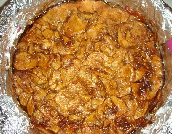 Если форма не разъемная, то в конце готовки надо будет слить лишнюю жидкость.