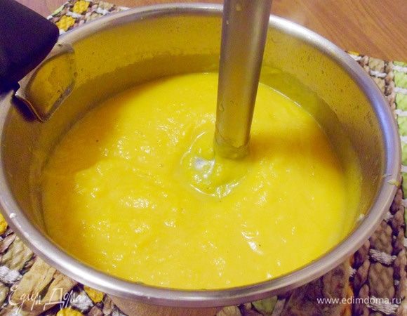 Измельчить до однородного состояния при помощи блендера.