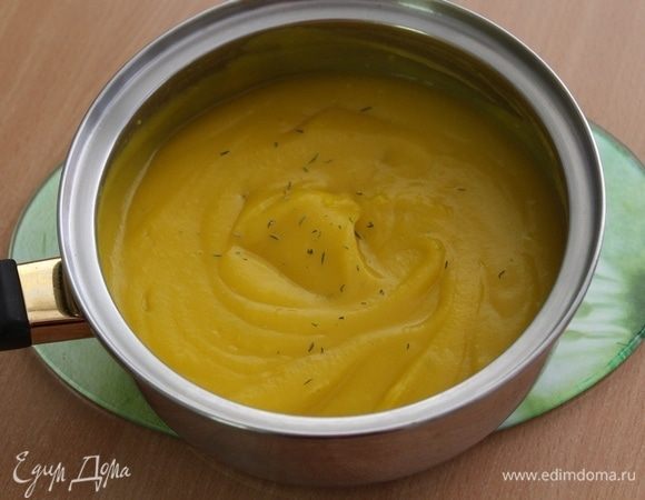 Пюрировать овощи, посолить, поперчить по вкусу.