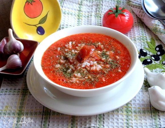 Припорошить укропом или другой зеленью.