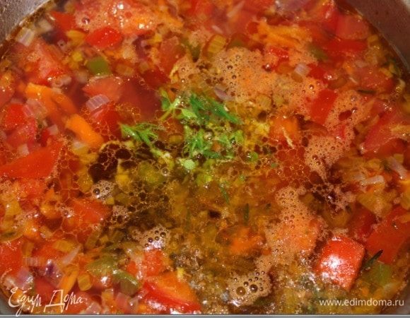 Добавляем специи, указанные в шаге 8.
Это то, что даст нашему блюду летний ароматный и свежий  вкус!