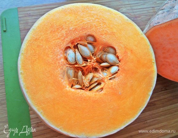 Тыква у меня грушевидная, она мне больше по вкусу, чем обычная пузатая.