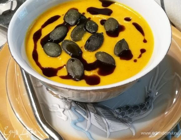 При подаче добавить тыквенные семечки и сбрызнуть тыквенным маслом. 