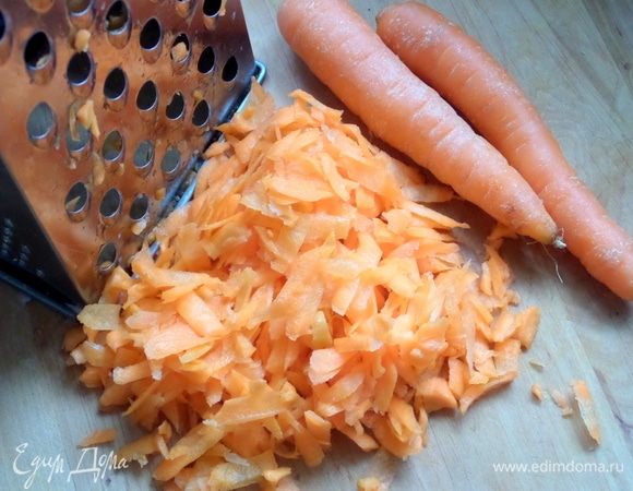 Далее морковь (2 небольшие).