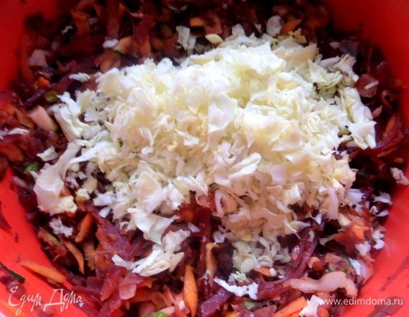 Пересыпать к овощам в последнюю очередь.