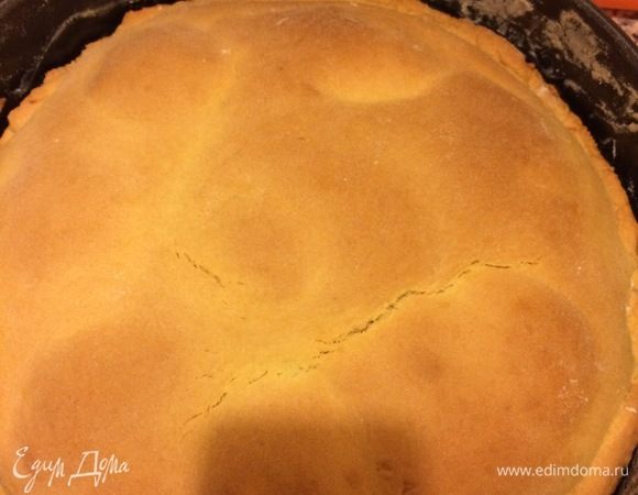 Выпекать пирог 45-50 минут.