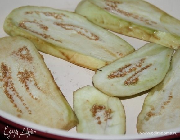 Промокнуть бумажным полотенцем. Пожарить на растительном масле.