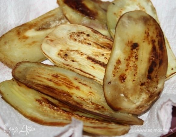 Выложить на бумажные полотенца.