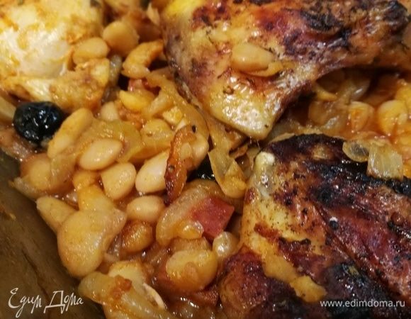 Такие блюда не рекомендуется подавать сразу, необходимо дать блюду минут 10-15 отдохнуть. Подавать с любимой зеленью. 