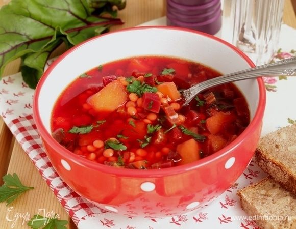 Подаем на стол, посыпав любимой зеленью и заправив сметаной.

