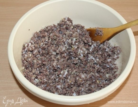 Перемешать, посолить, поперчить по вкусу.