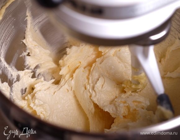 И снова взбить массу.