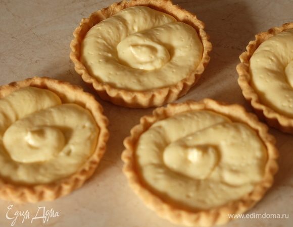 Заполнить им тарталетки.