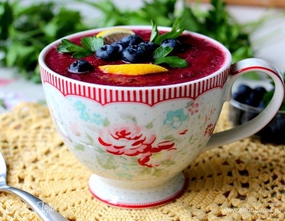 Выкладываем в глубокую миску или большую чашку.