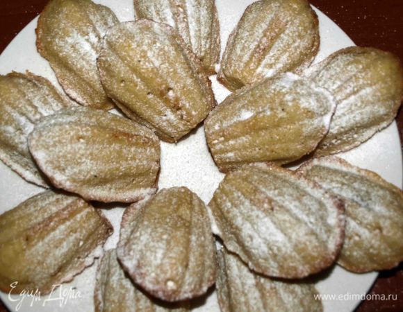 Посыпать сыхарной пудрой.