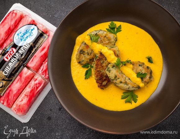 Подавайте к столу с соусом и зеленью. Приятного аппетита!