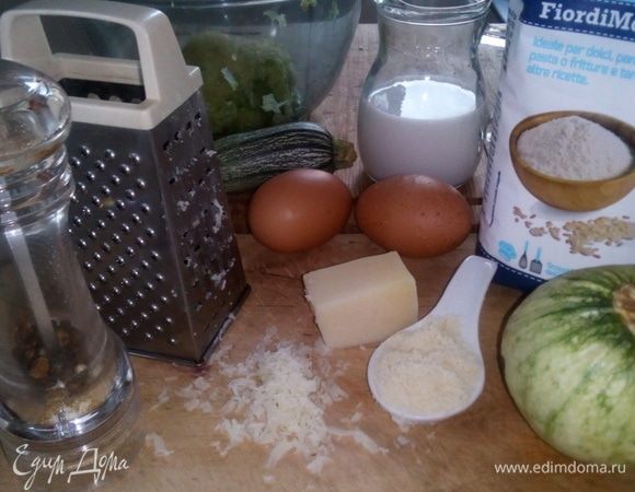 Собираем основные ингредиенты. 
К ним добавляем 1 маленький картофель, 1 зубчик чеснока, соль, цедру лимона, листья розмарина (на любителя).