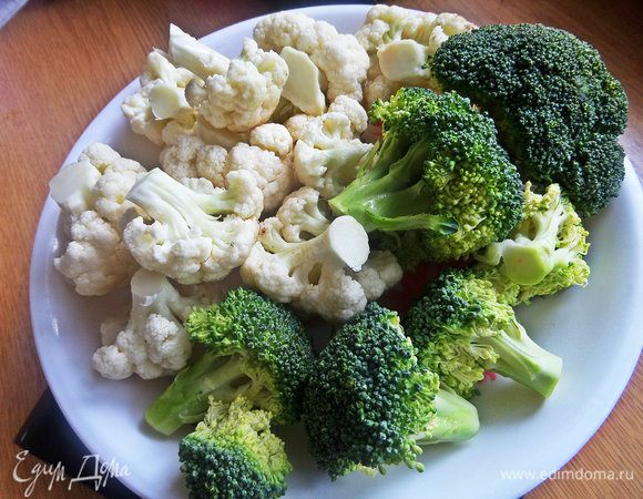 Отделить от кочана соцветия капусты.