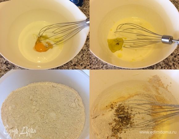 В миске смешать мацони, простоквашу, соду, сахар и соль. Добавить оливковое масло и еще раз перемешать. Отдельно просеять муку. Начать постепенно добавлять муку и половину специй.