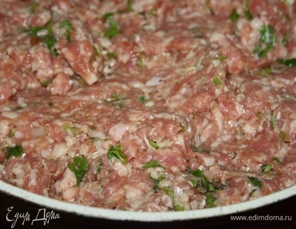 Перемешать начинку.