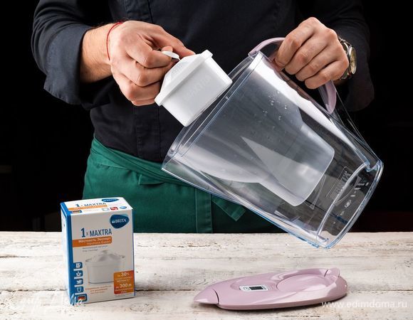 Не забудьте проверить ресурс своего картриджа. Если он истек, об этом укажет BRITA Memo индикатор. Обратите внимание, что для приготовления горячих блюд лучше использовать мягкую воду, чтобы вкус ингредиентов лучше раскрылся. Для этого используйте картридж MAXTRA Жесткость Эксперт.