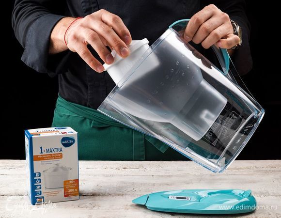 Не забудьте проверить ресурс своего картриджа. Если он истек, об этом укажет BRITA Memo индикатор. Обратите внимание, что для приготовления горячих блюд лучше использовать мягкую воду, чтобы вкус ингредиентов лучше раскрылся. Для этого используйте картридж MAXTRA Жесткость Эксперт.