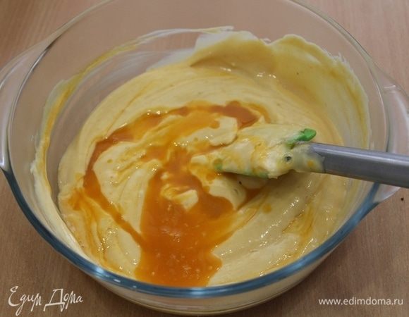 Добавить в сливочную массу, перемешать.