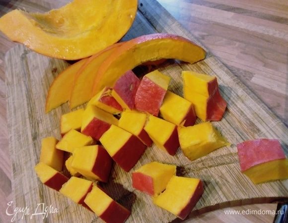 Нарезать на кубики. 