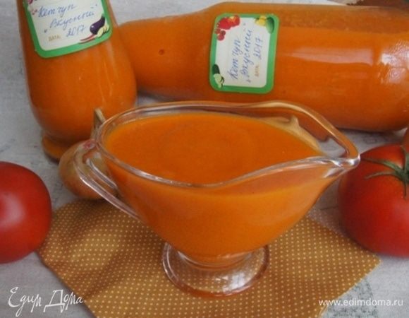 И пока он горячий, разлить по емкостям и закупорить. Из этого количества продуктов получается около 2 литров кетчупа.