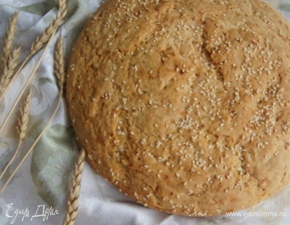 Духовку заранее разогреть до 190°С. При этой температуре печь 15 минут, потом убавить до 160°С и допечь еще 30.