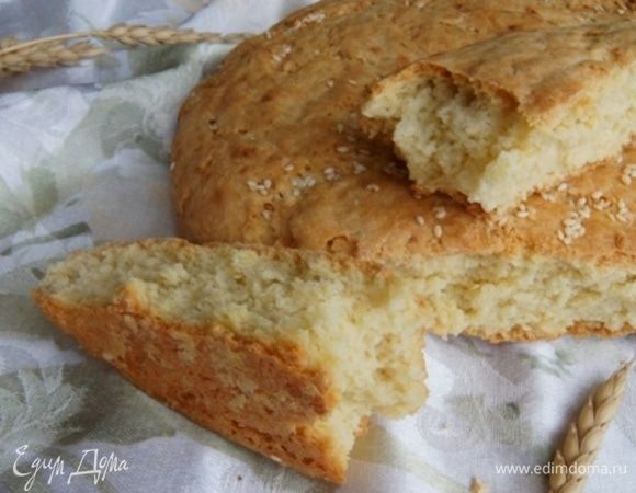 Дети попросили хлеб горячим, разрез, к сожалению, неидеальный, а вот разлом чудесный! Хлеб легко ломать и макать в какой-нибудь соус или супчик! Кушать желательно в тот же день, что и испекли.