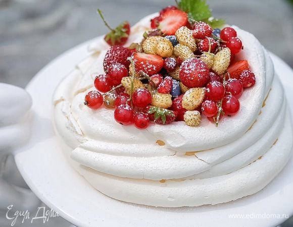 Подаем немедленно (этот десерт не выдержит долгого стояния и не подлежит хранению), удивляем гостей и наслаждаемся прекрасным вкусом и восторгом ваших гостей и родных.