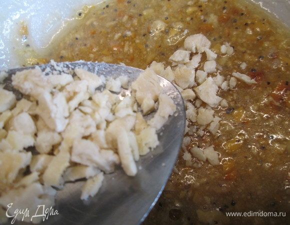 Добавить лимонный джем ТМ «МахеевЪ» и измельченные орешки кешью. Можно заменить грецкими и любыми другими орехами. 