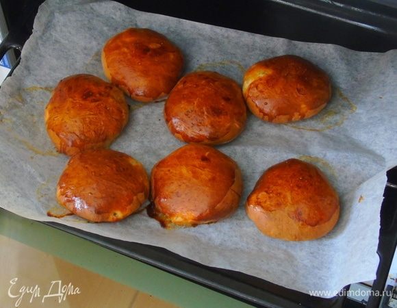 Ну и вот такие румяные красавцы с яблоками.