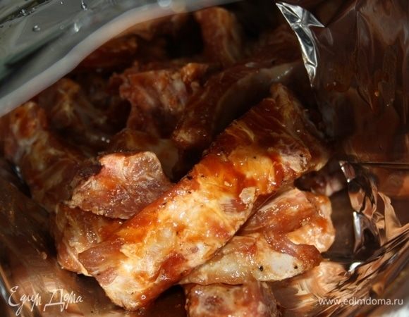 Выкладываем в пакет из фольги для запекания.