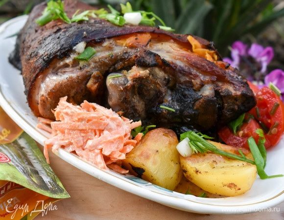 Подавать блюдо горячим.