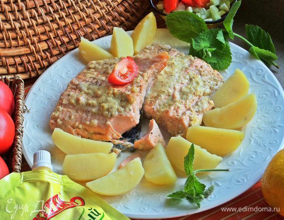 Подать с дольками картошечки.