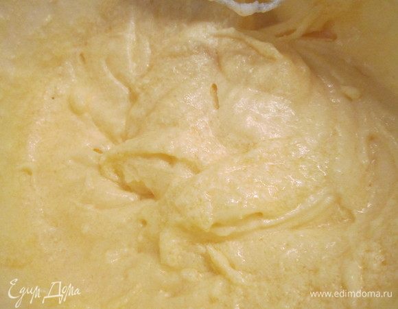 Тесто получается, как густая сметана.