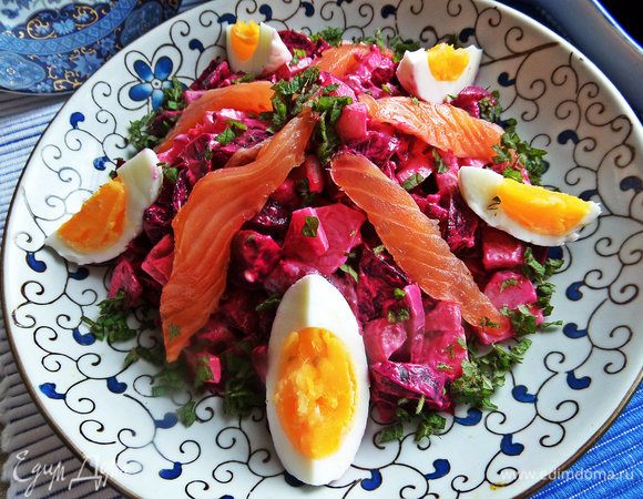 Посыпать любой зеленью.