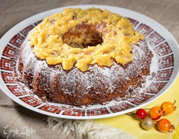 Готовому кексу даем остыть в форме. Вынимаем. Украшаем лимонно-медовым кремом и тонким слоем сахарной пудры, посыпанной через ситечко. 
Зовем родных и близких на чай!
Всем солнечного настроения и приятного аппетита!