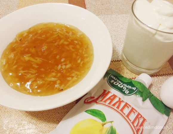 Лимонный джем от ТМ «МахеевЪ» прекрасного качества. В нем есть кусочки лимона.