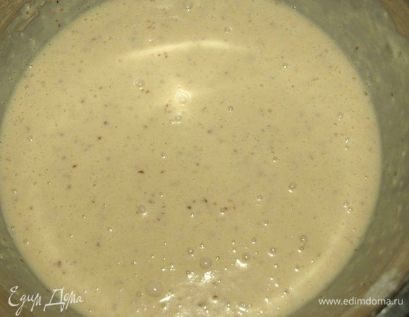 Взбить до однородной массы и дать постоять тесту 15 минут, чтобы оно отдохнуло.