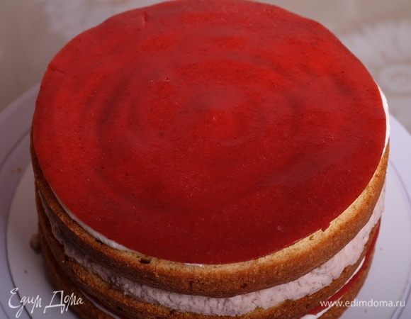 Далее — снова корж-сироп-крем-мармелад-крем.