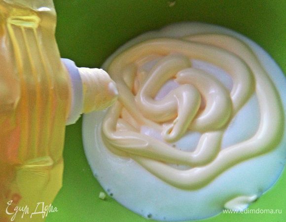 Добавить майонез ТМ «МахеевЪ».