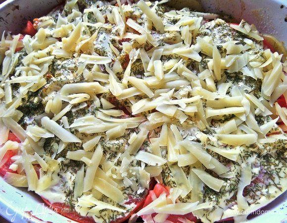 Насыпать его сверху и снова запекать минут 15.