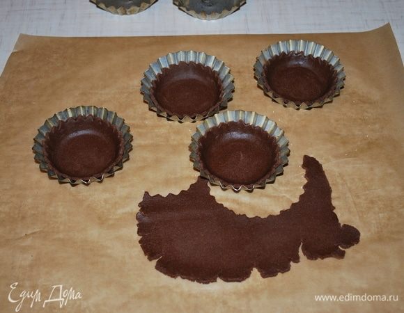 Выпекаем тесто при 160°С 12-16 минут. Тесто выпекается очень быстро.