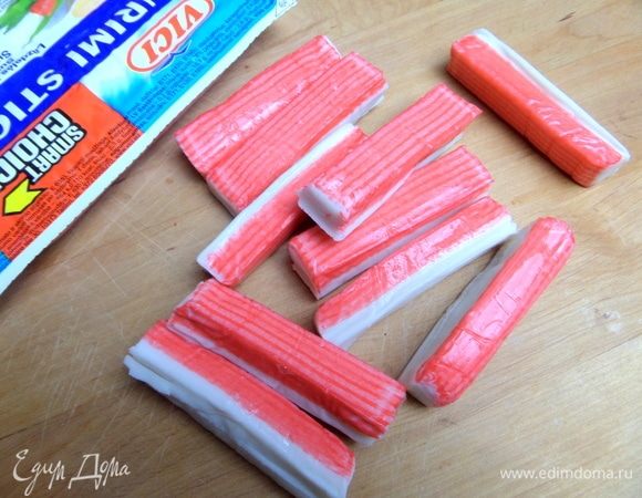 Крабовые палочки TM VICI очистить от пленок.